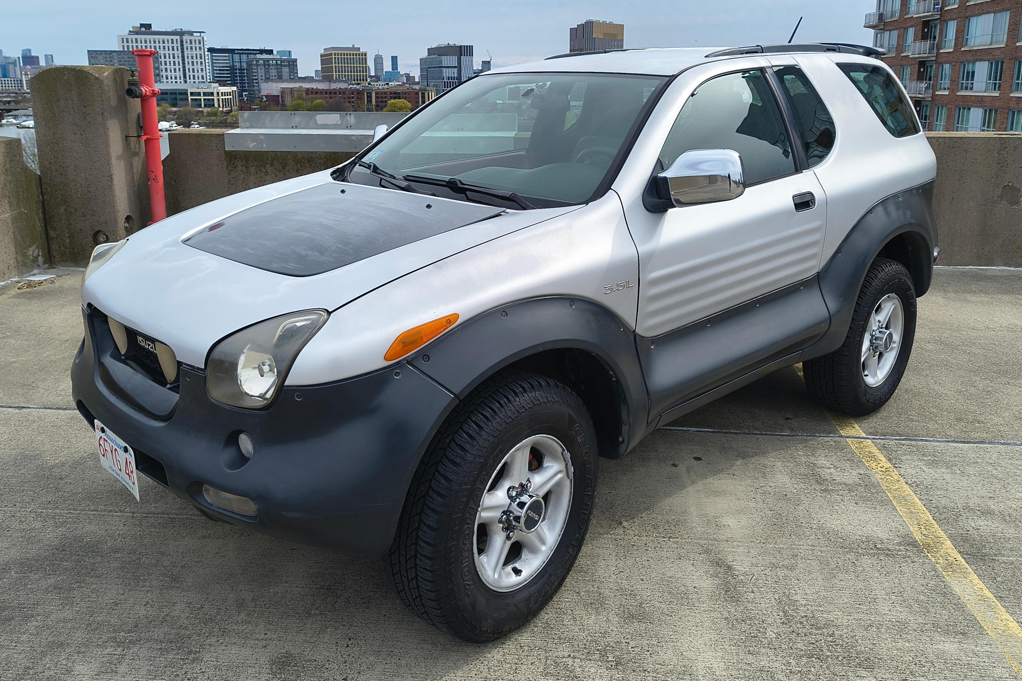 1999 Isuzu VehiCROSS sold at auction for $4,655