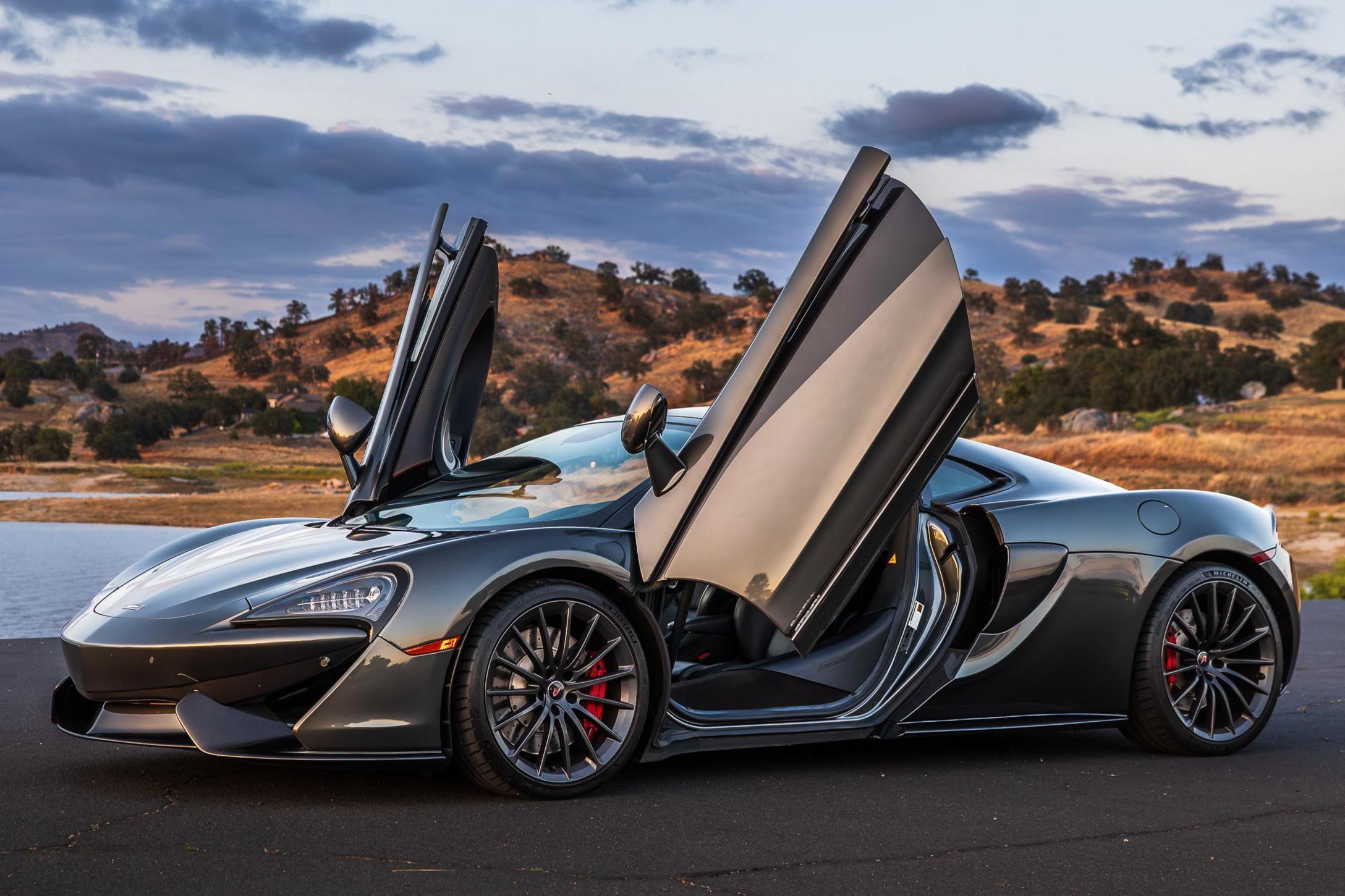 2017 McLaren 570GT sold at auction for $109,000