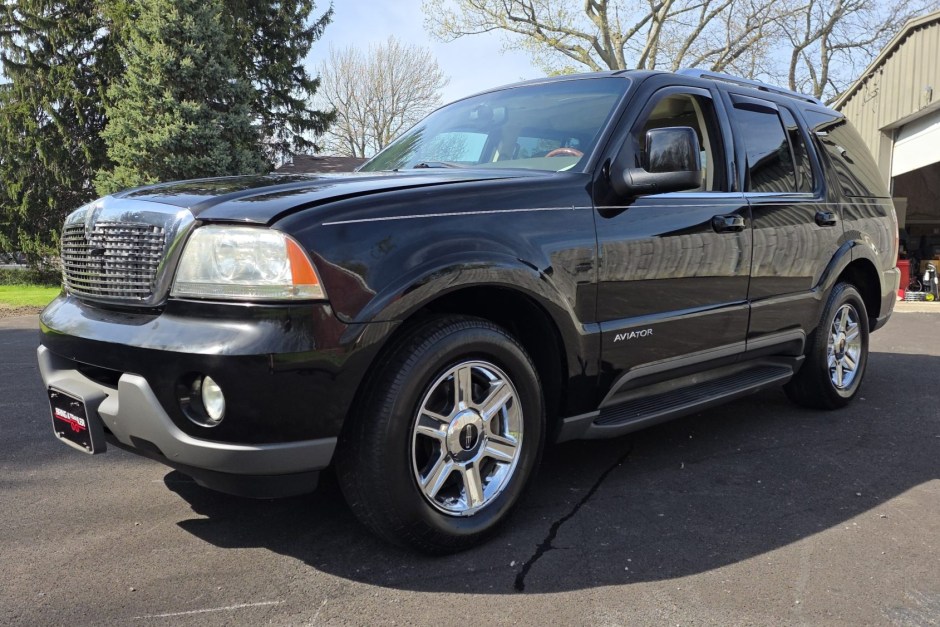2004 Lincoln Navigator sold at auction for $8,500