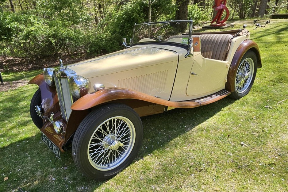 1947 MG TC sold at auction for $14,805