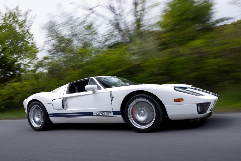 2005 Ford GT sold at auction for $588,000