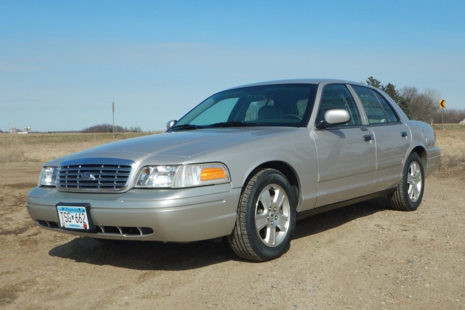 2011 Ford Crown Victoria sold at auction for $8,000