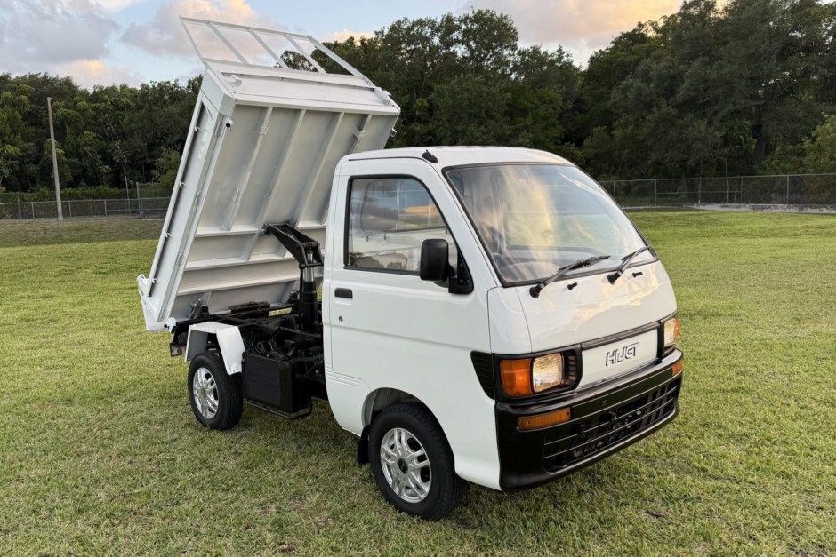 1995 Daihatsu Hijet sold at auction for $10,000