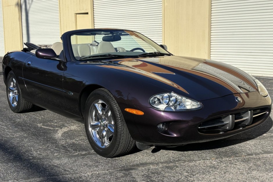 1998 Jaguar XK8 sold at auction for $20,780