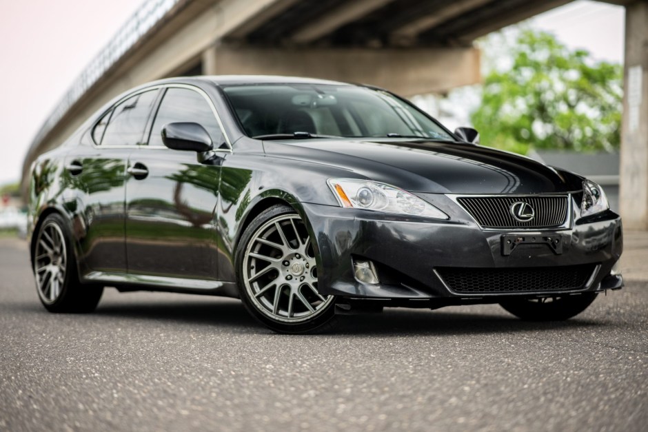 2006 Lexus IS sold at auction for $6,623