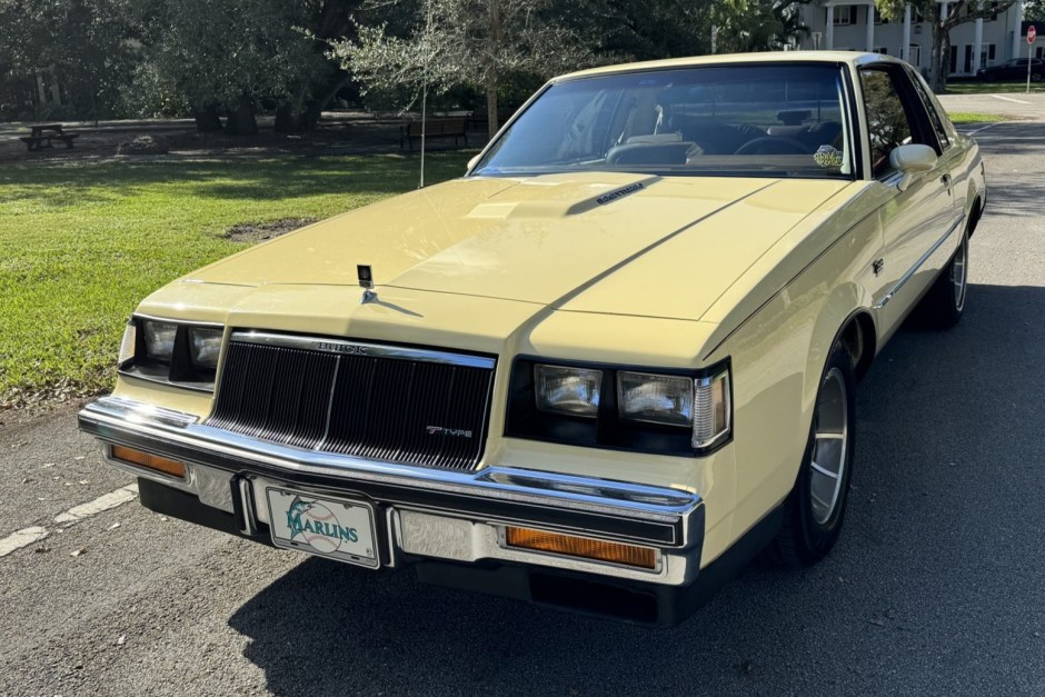 1986 Buick Regal sold at auction for $32,500