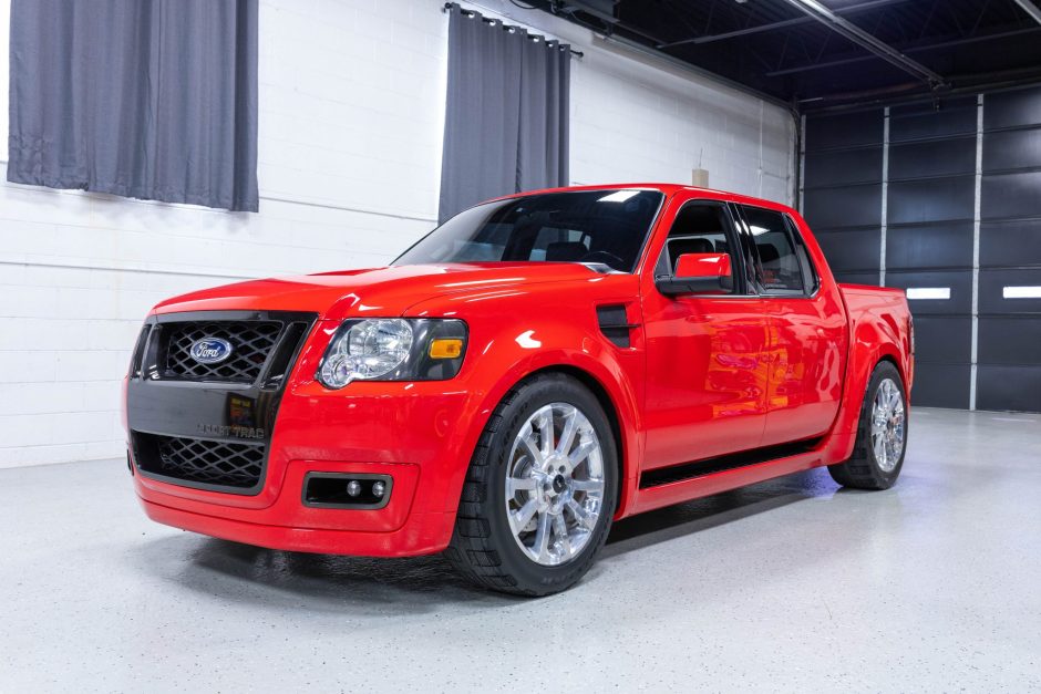 2005 Ford Explorer sold at auction for $25,000