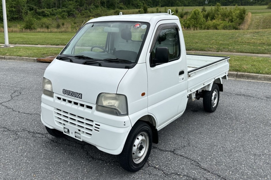 2001 Suzuki Carry sold at auction for $6,900