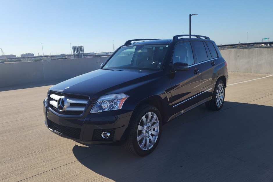 2011 Mercedes-Benz GLK-Class sold at auction for $18,000