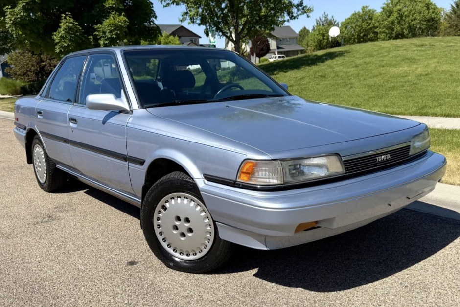 1989 Toyota Camry sold at auction for $5,600
