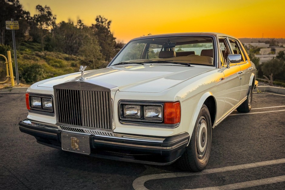 1988 Rolls-Royce Silver Spur sold at auction for $18,000