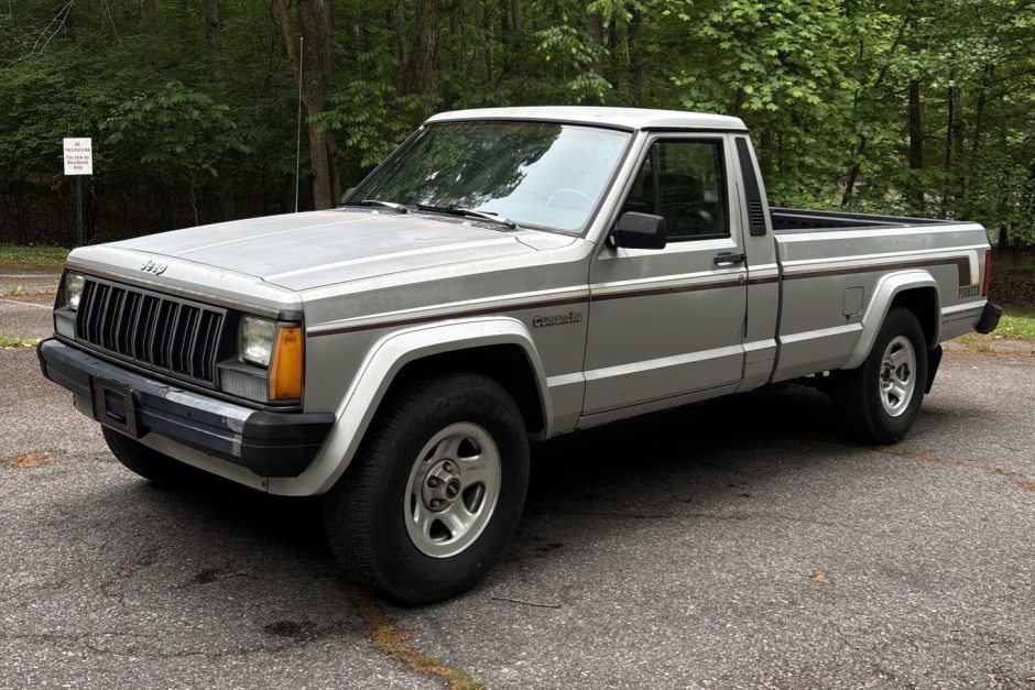 1990 Jeep Comanche sold at auction for $6,500