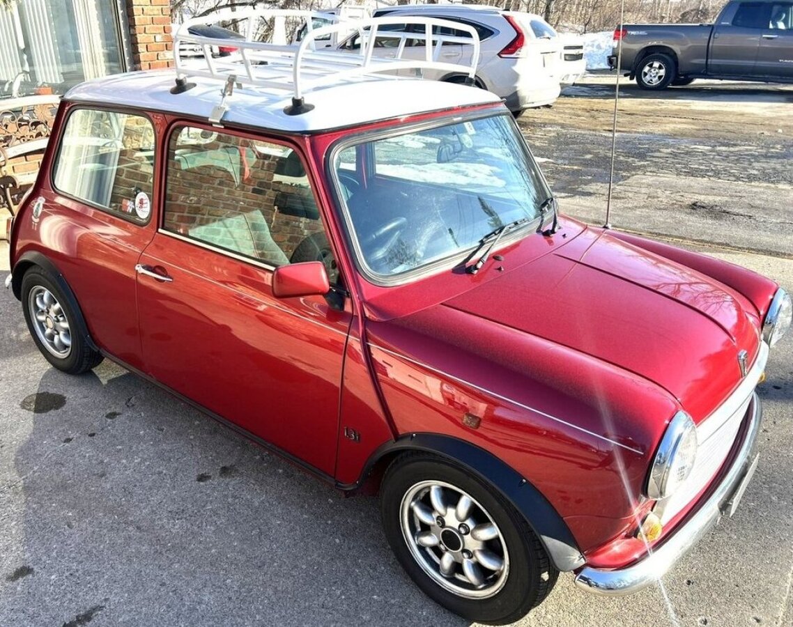 1995 Rover Mini sold at auction for $10,500