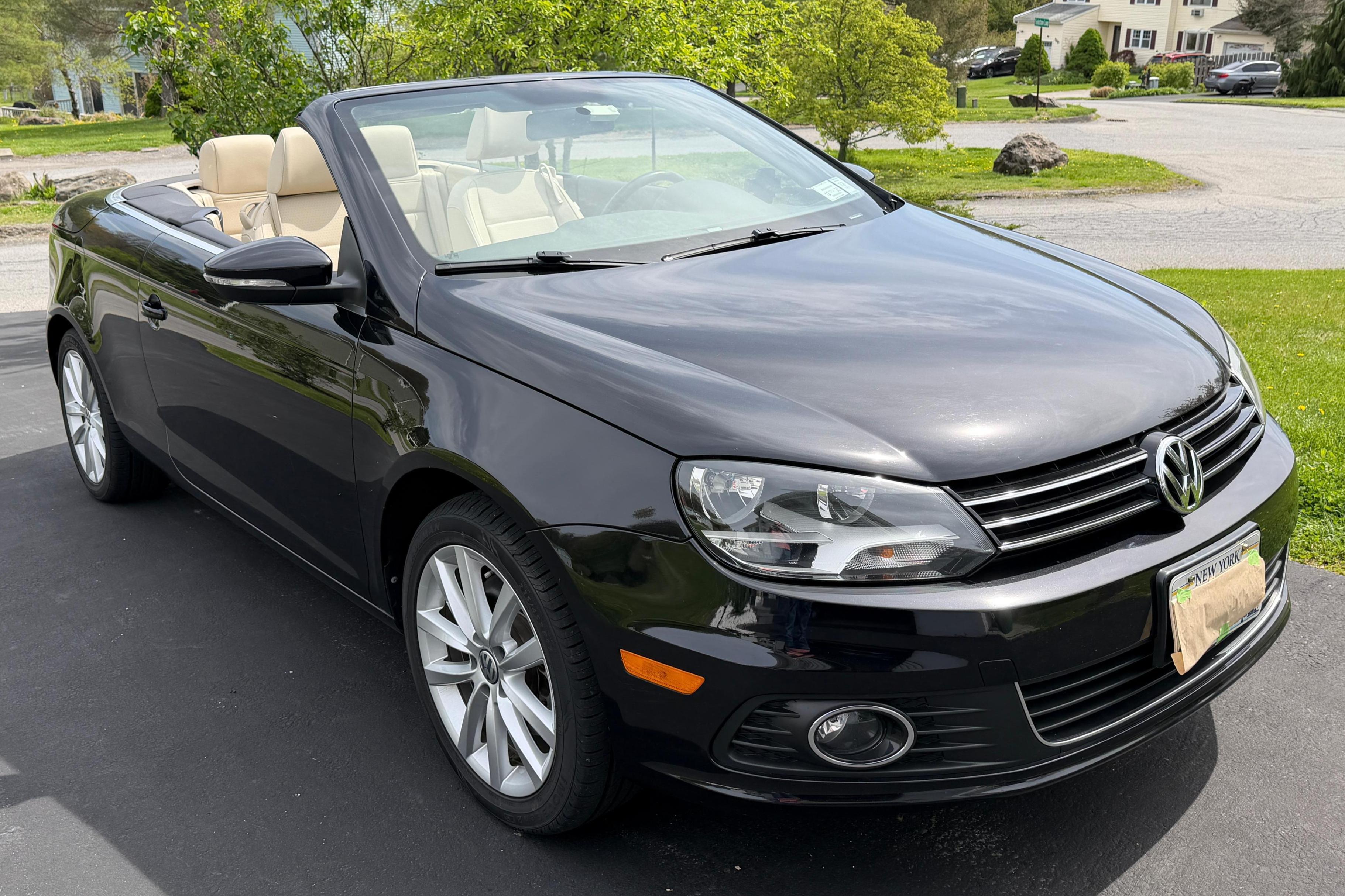2015 Volkswagen Eos sold at auction for $12,900