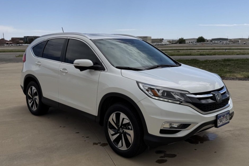 2016 Honda CR-V sold at auction for $25,750