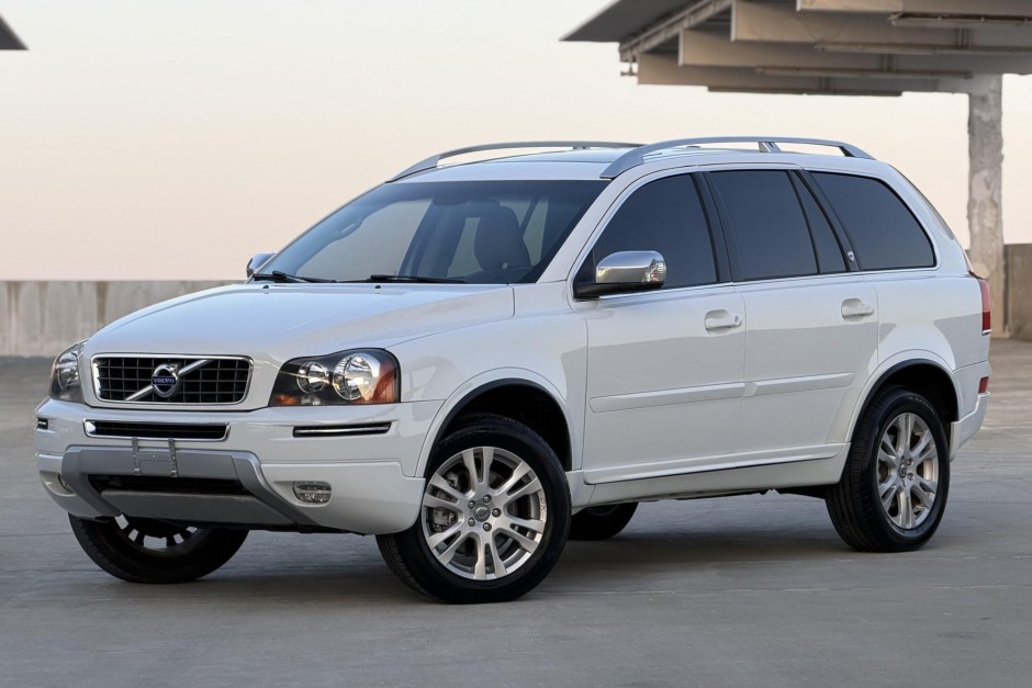 2014 Volvo XC90 sold at auction for $6,050