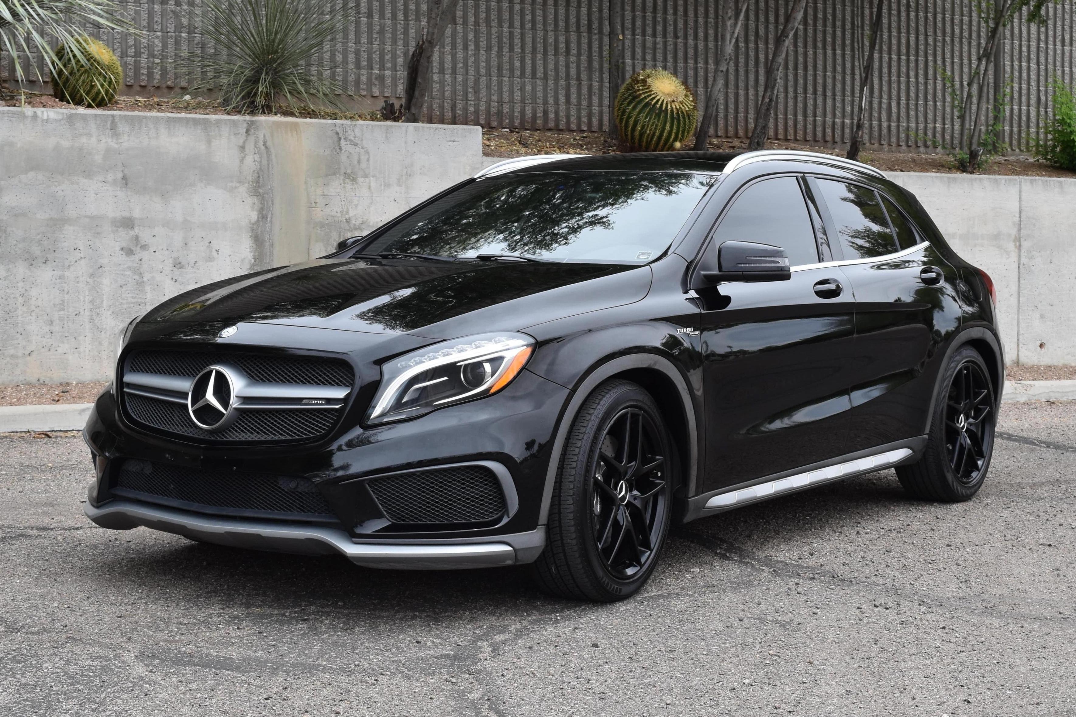 2015 Mercedes-Benz GLA-Class sold at auction for $13,500