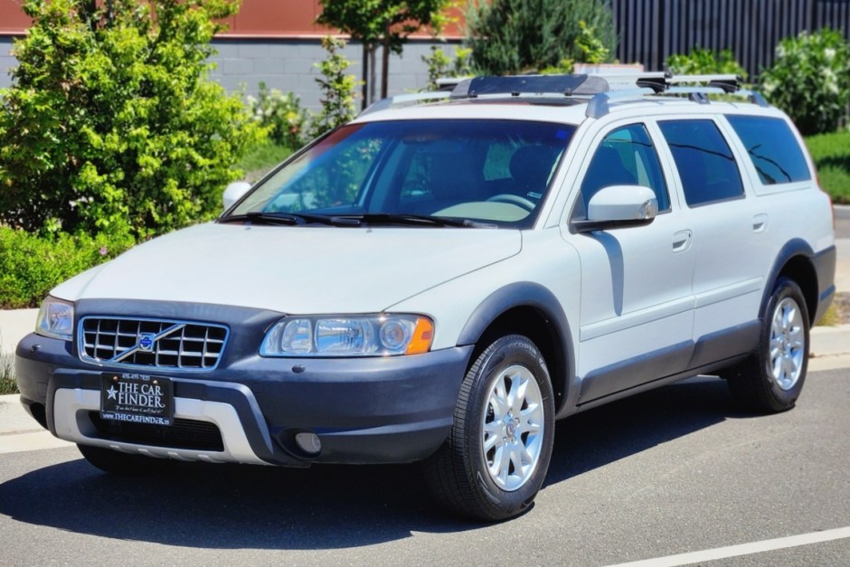 2007 Volvo XC70 sold at auction for $6,750