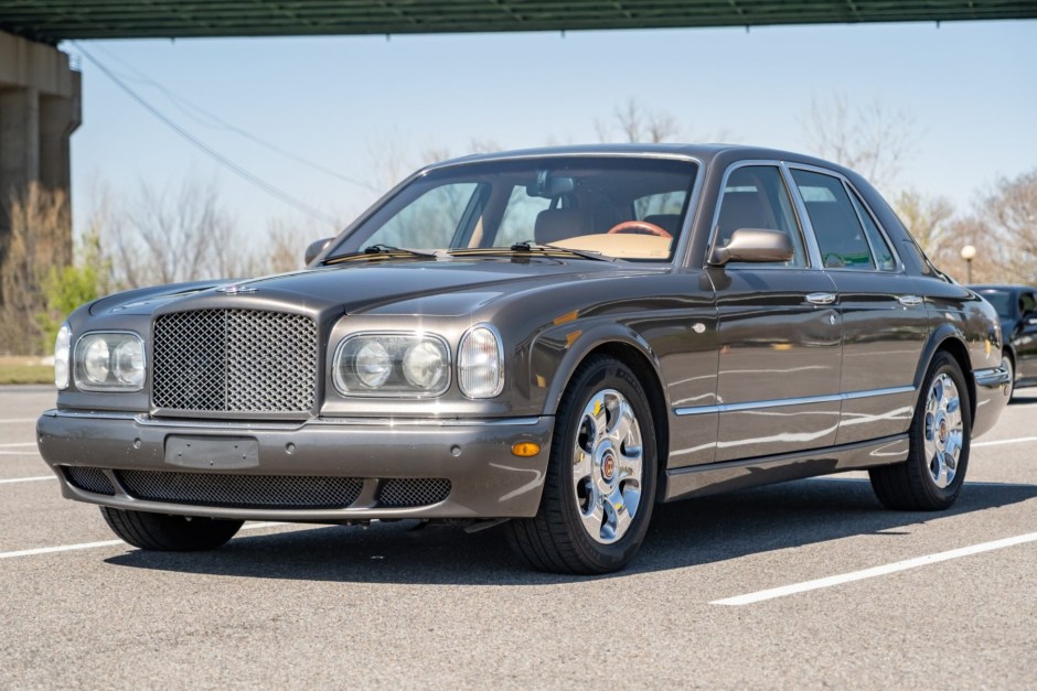 2004 Bentley Arnage sold at auction for $15,000