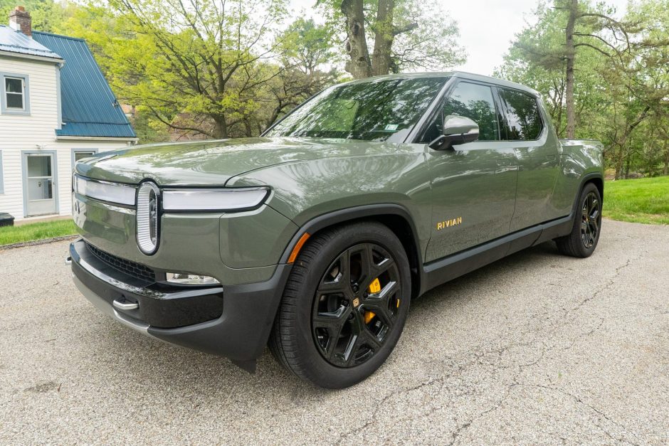 2022 Rivian R1 sold at auction for $59,500