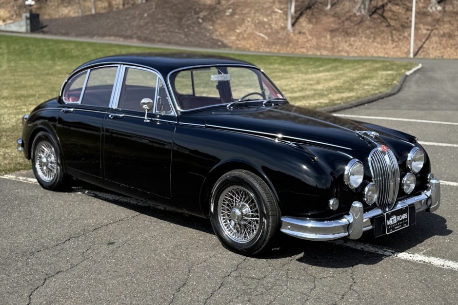 1967 Jaguar Mk II sold at auction for $28,000