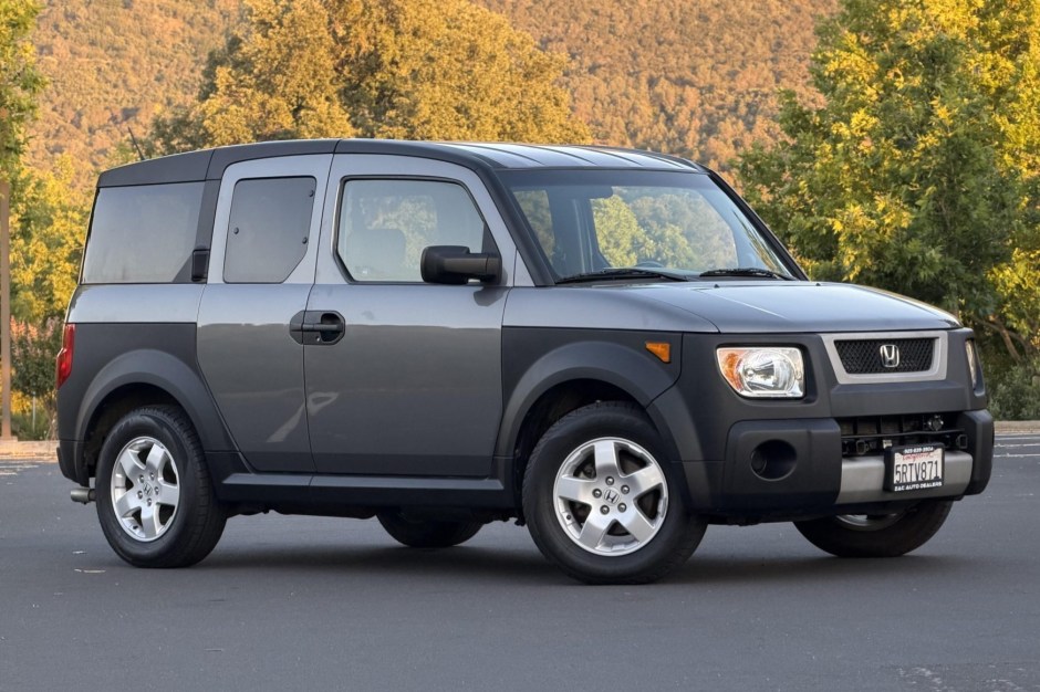 2005 Honda Element sold at auction for $22,000