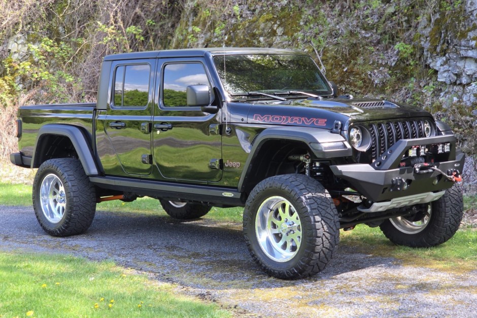 2021 Jeep Gladiator sold at auction for $38,000