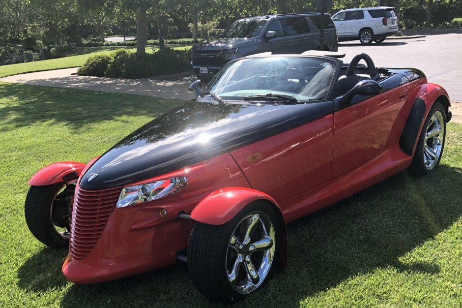 2000 Plymouth Prowler sold at auction for $29,000