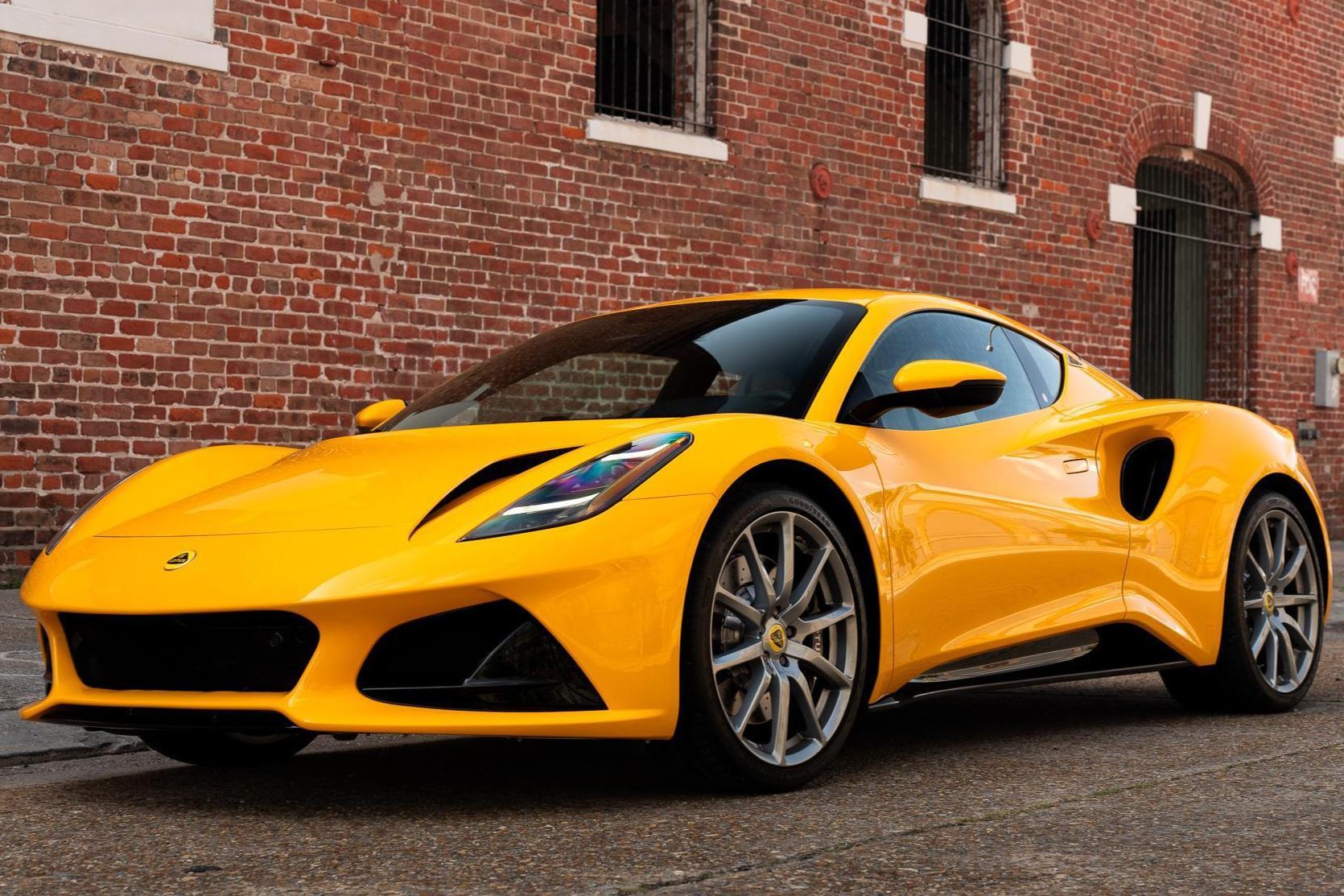 2025 Lotus Emira sold at auction for $95,000