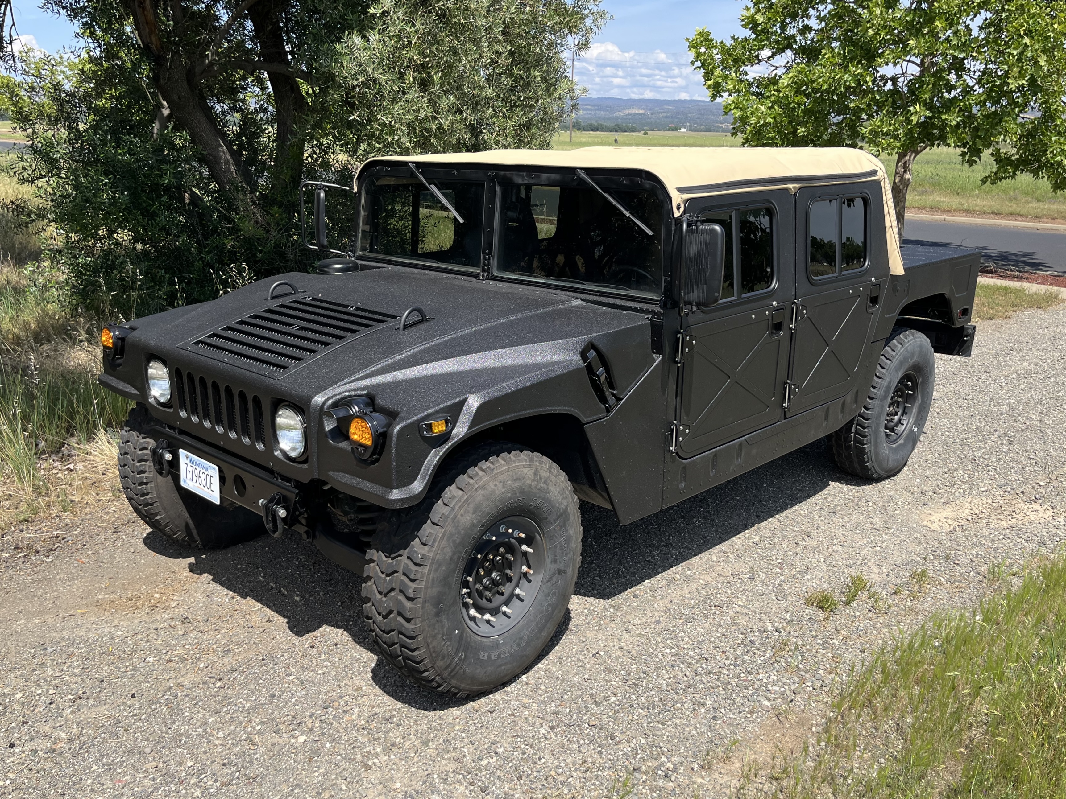 2007 AM General Hummer sold at auction for $20,000