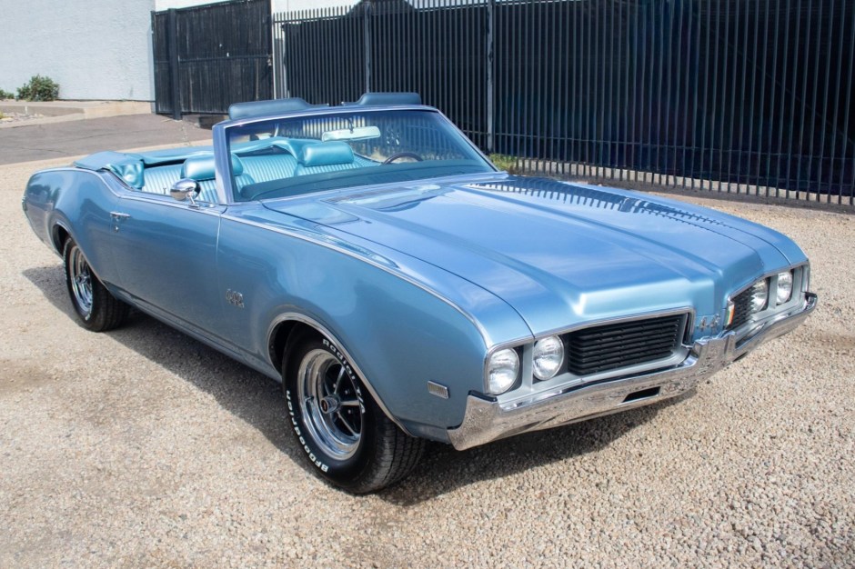 1969 Oldsmobile 442 sold at auction for $51,750