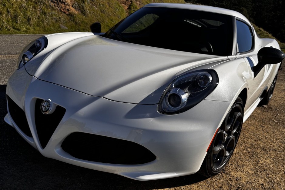 2015 Alfa Romeo 4C sold at auction for $51,000