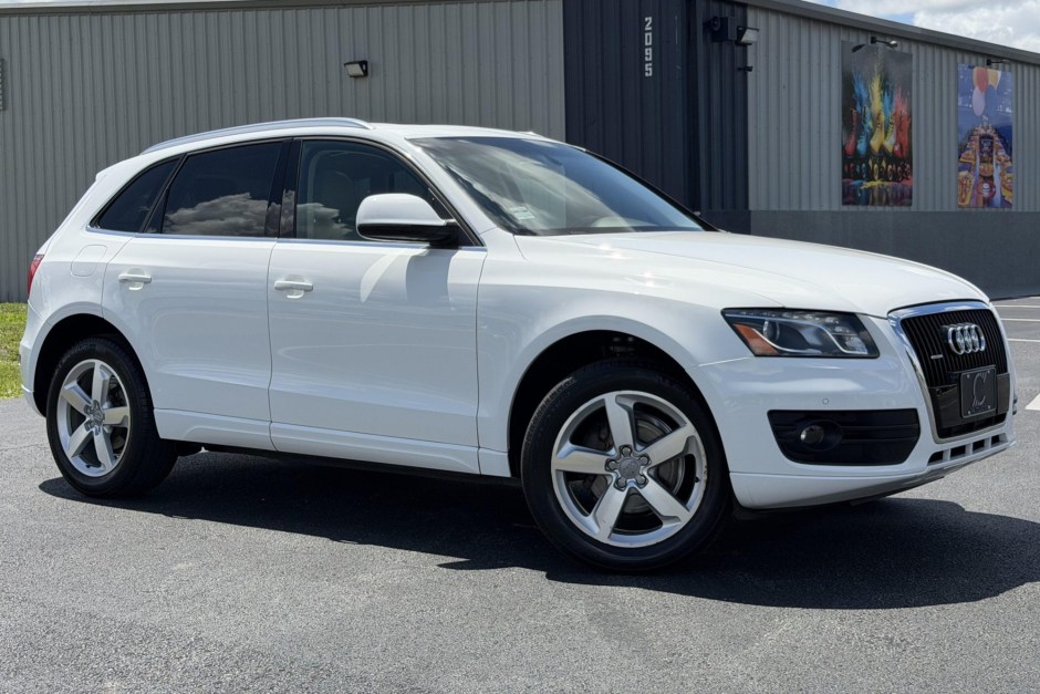 2010 Audi Q5 sold at auction for $13,000