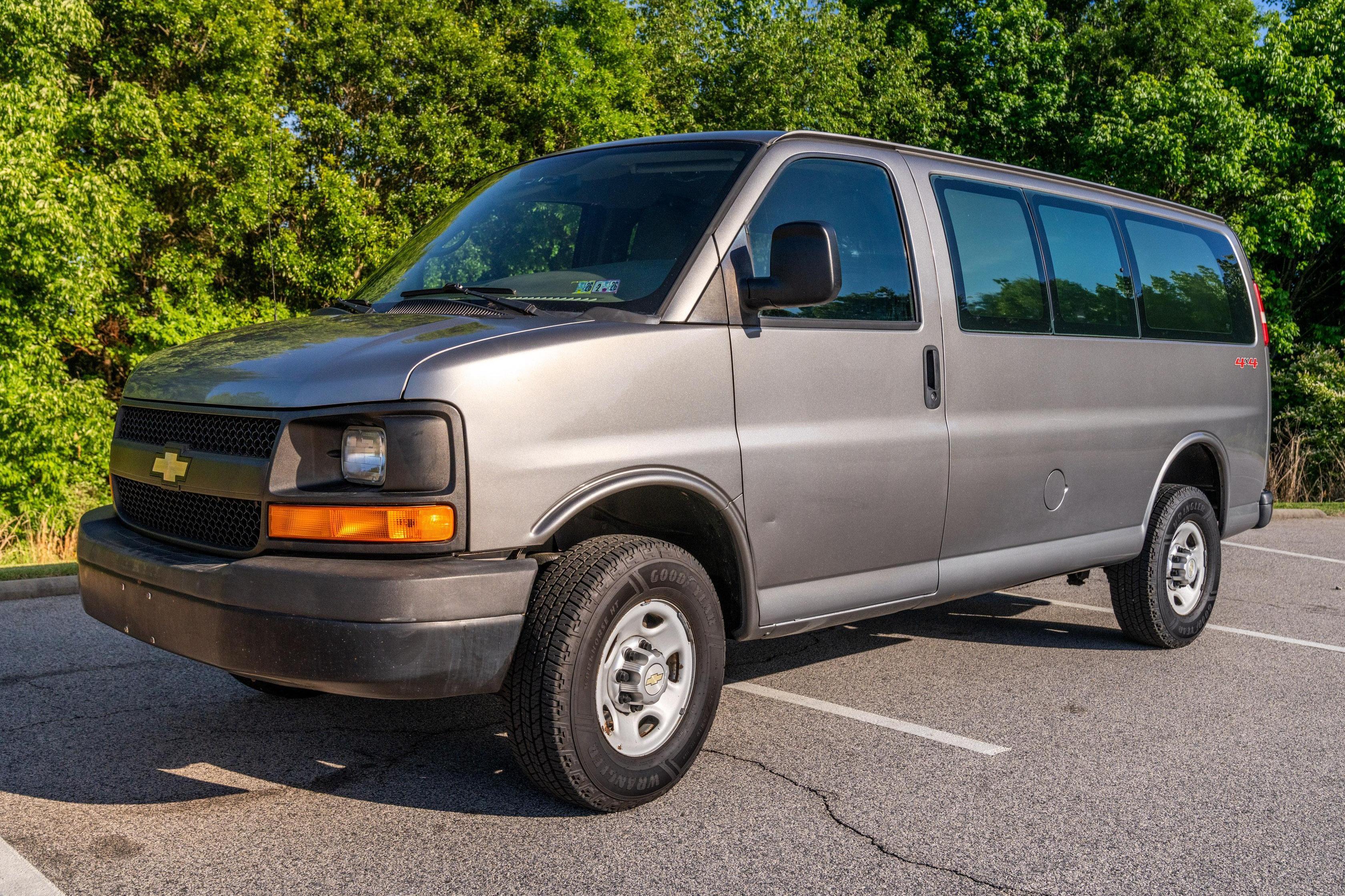 2011 Chevrolet Express sold at auction for $7,900