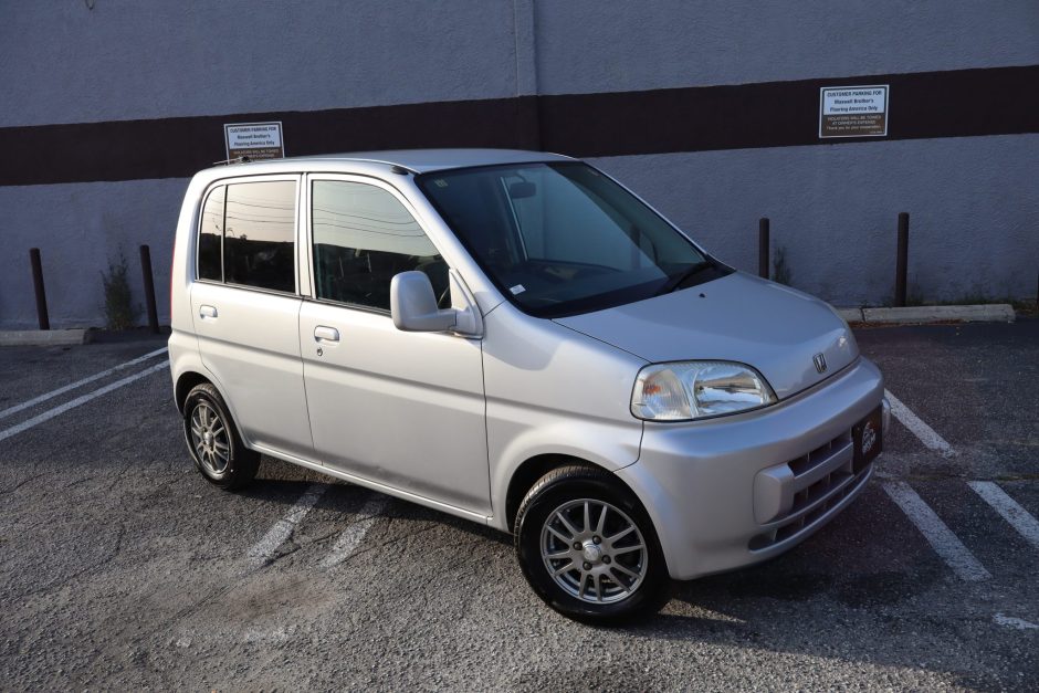 2000 Honda Life sold at auction for $5,150