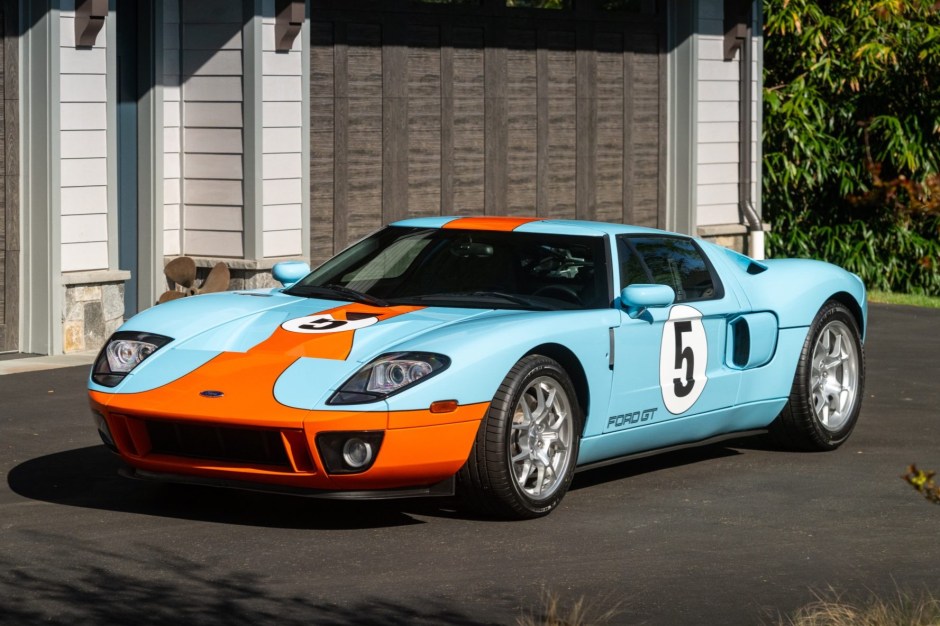 2006 Ford GT sold at auction for $725,000