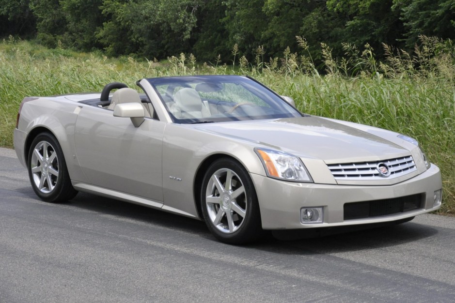 2006 Cadillac XLR sold at auction for $25,000