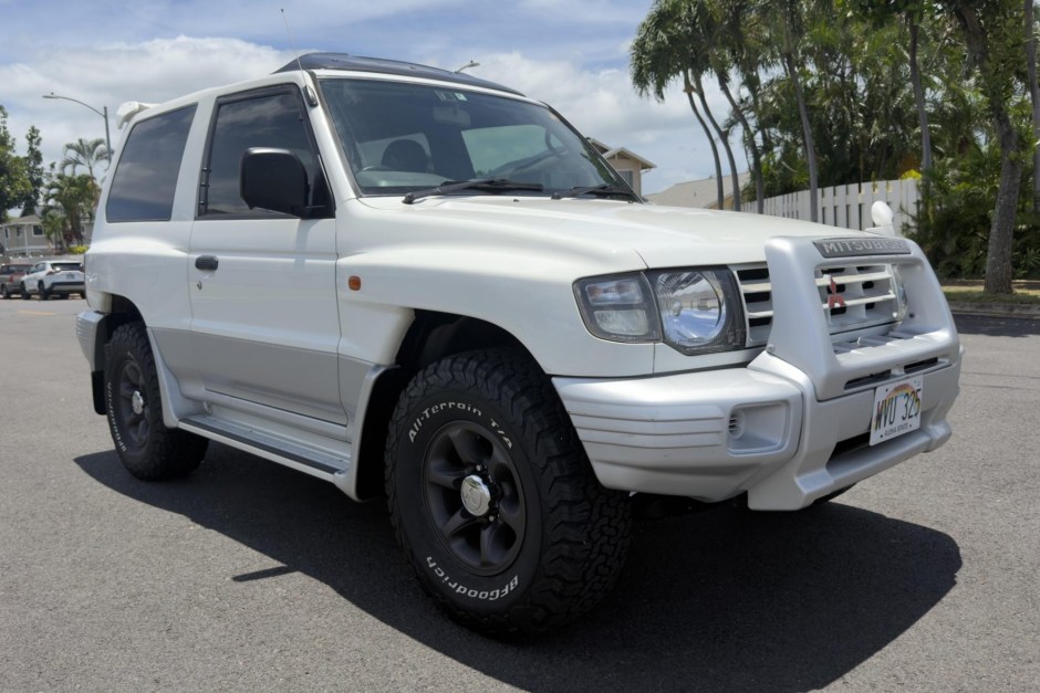 1998 Mitsubishi Pajero sold at auction for $5,000