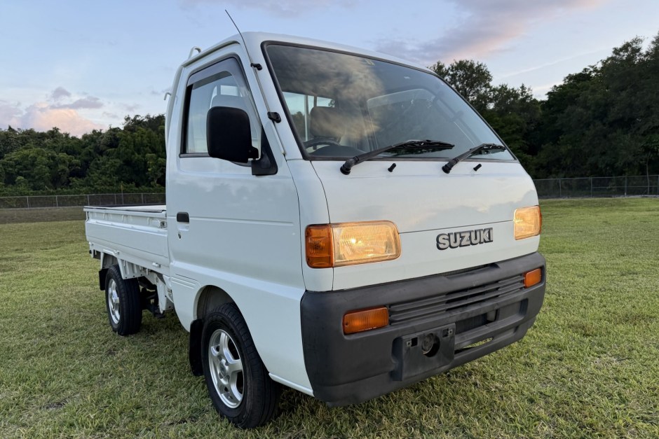 1996 Suzuki Carry sold at auction for $6,800