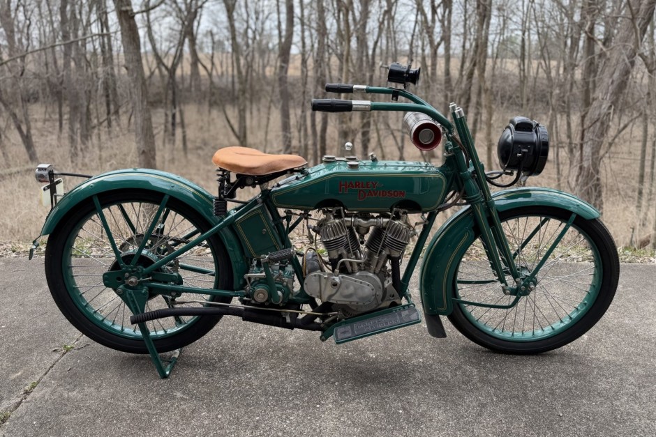 1922 Harley-Davidson Big Twin Flathead sold at auction for $26,250