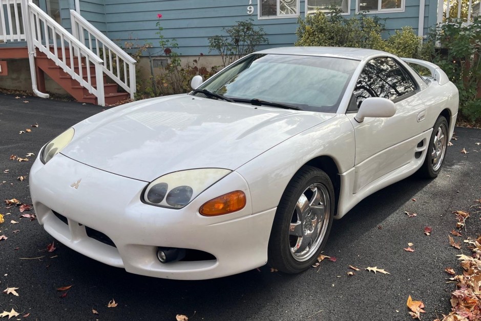 1998 Mitsubishi 3000GT sold at auction for $7,000