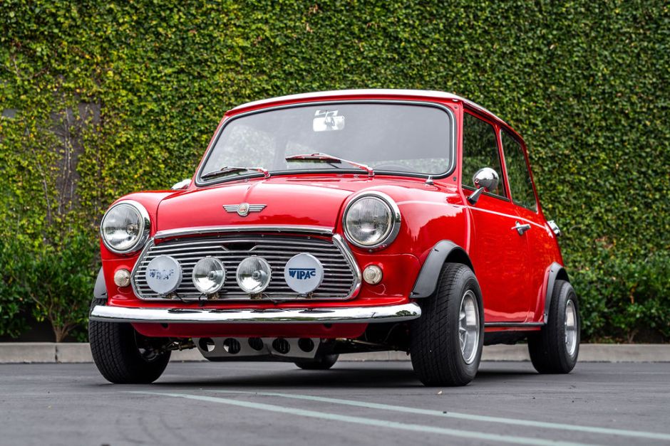 1975 Mini Classic Mini sold at auction for $25,000