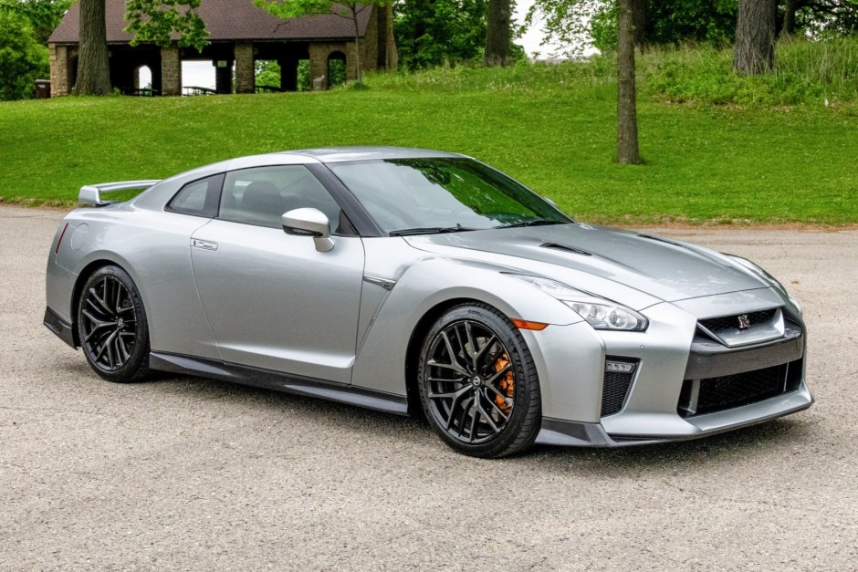 2017 Nissan GT-R sold at auction for $104,000