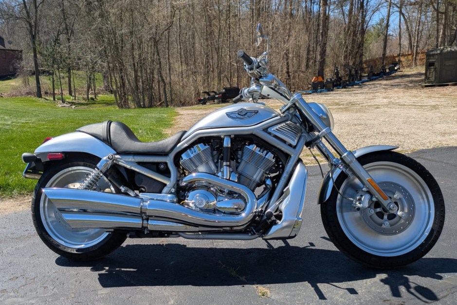 2003 Harley-Davidson V-Rod sold at auction for $10,800