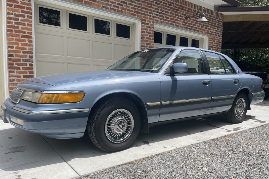 1992 Mercury Grand Marquis sold at auction for $6,300