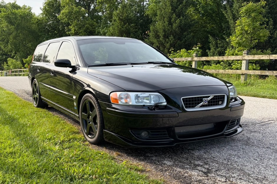 2006 Volvo V70 sold at auction for $13,888