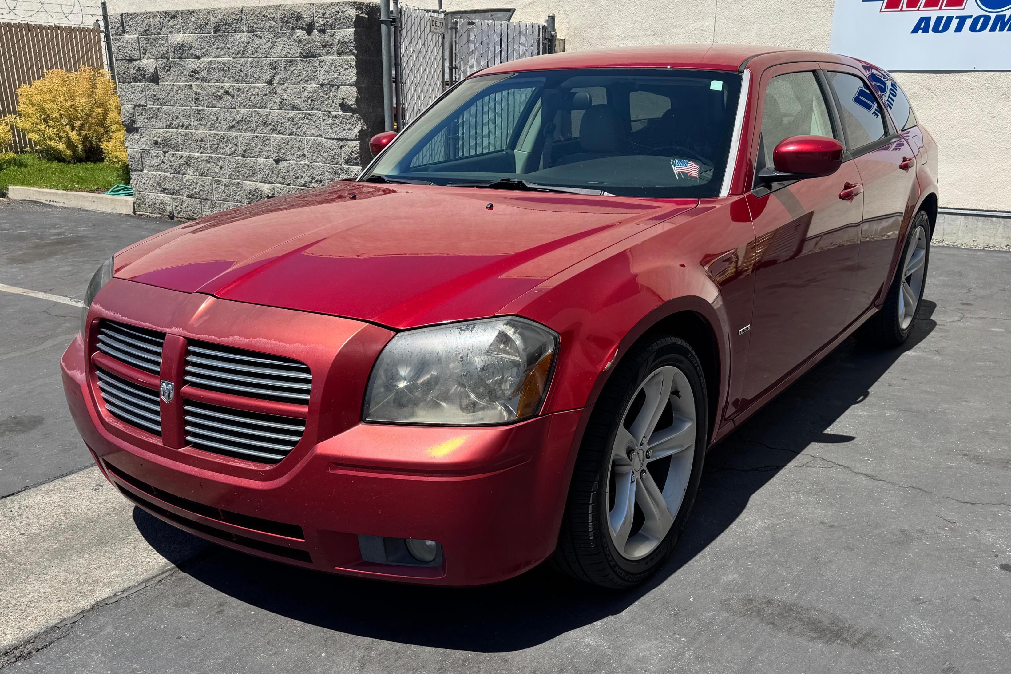 2005 Dodge Magnum sold at auction for $5,100