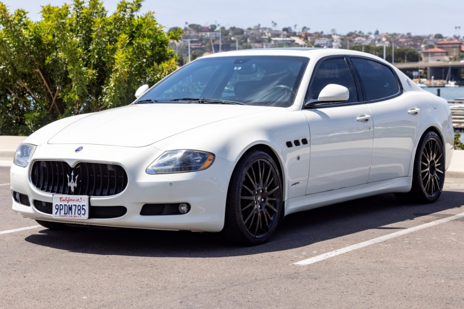 2011 Maserati Quattroporte sold at auction for $16,000