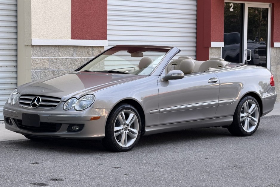 2008 Mercedes-Benz CLK-Class sold at auction for $7,500