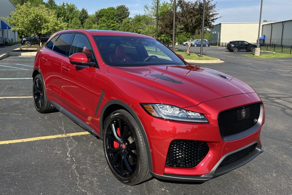 2020 Jaguar F-PACE sold at auction for $40,250